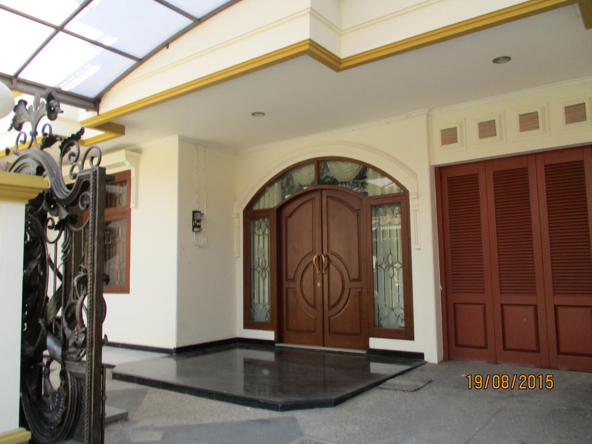The Backpacker Semarang Hostel Exterior photo