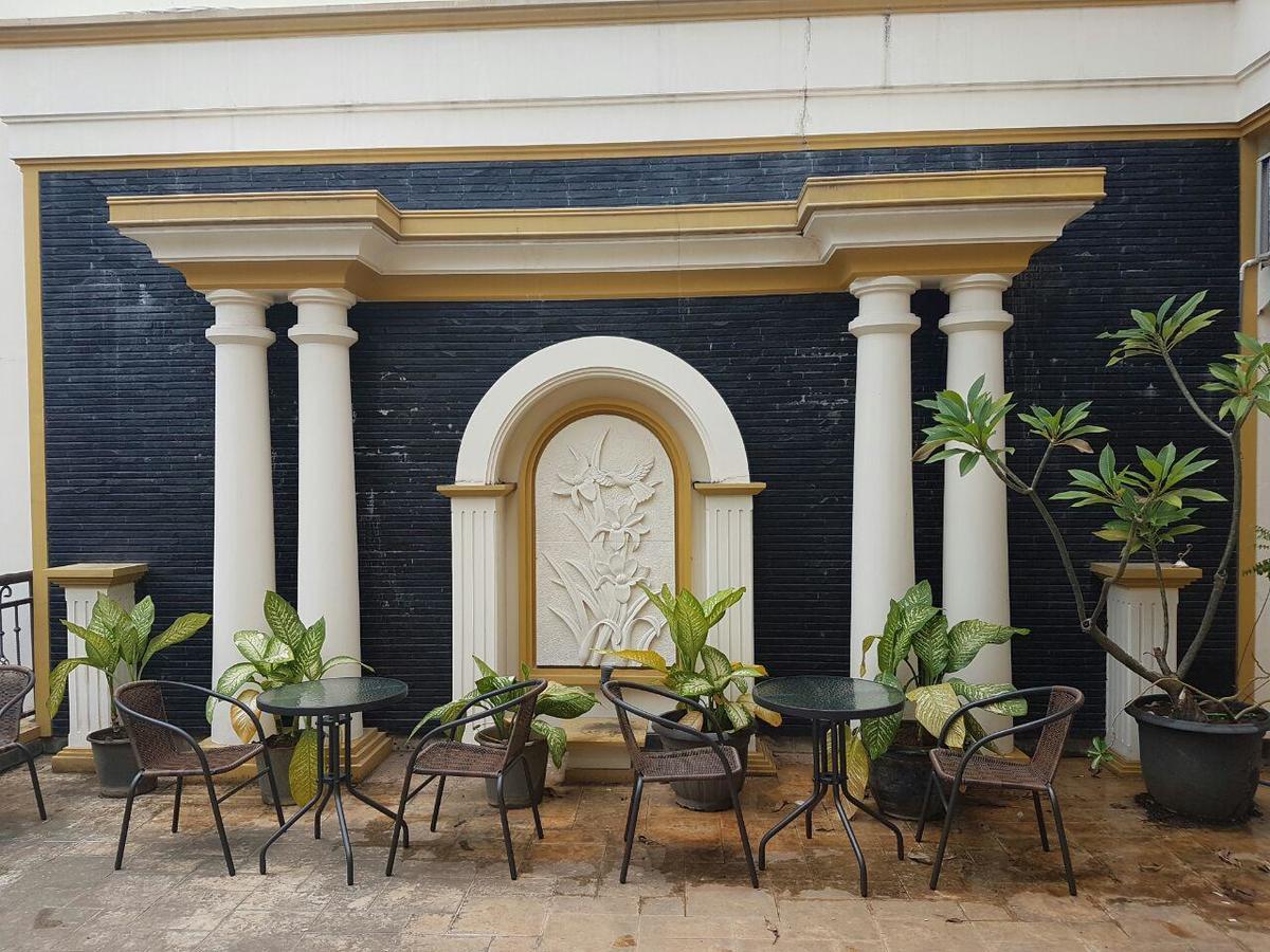 The Backpacker Semarang Hostel Exterior photo