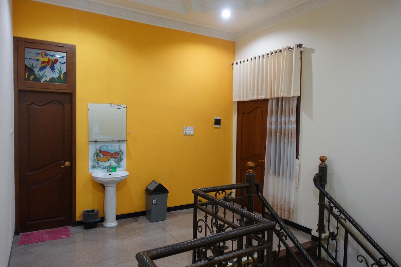 The Backpacker Semarang Hostel Exterior photo