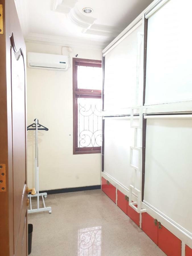 The Backpacker Semarang Hostel Exterior photo